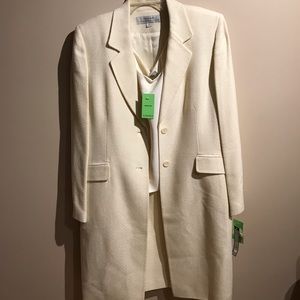 NEW Tahari by Arthur Levine Cream 3 piece Suit Size 14